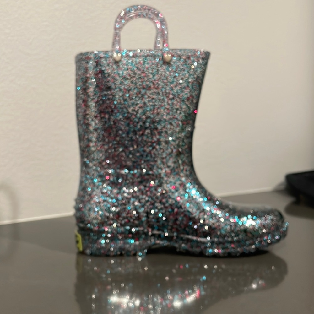 Waterproof boots for little girls